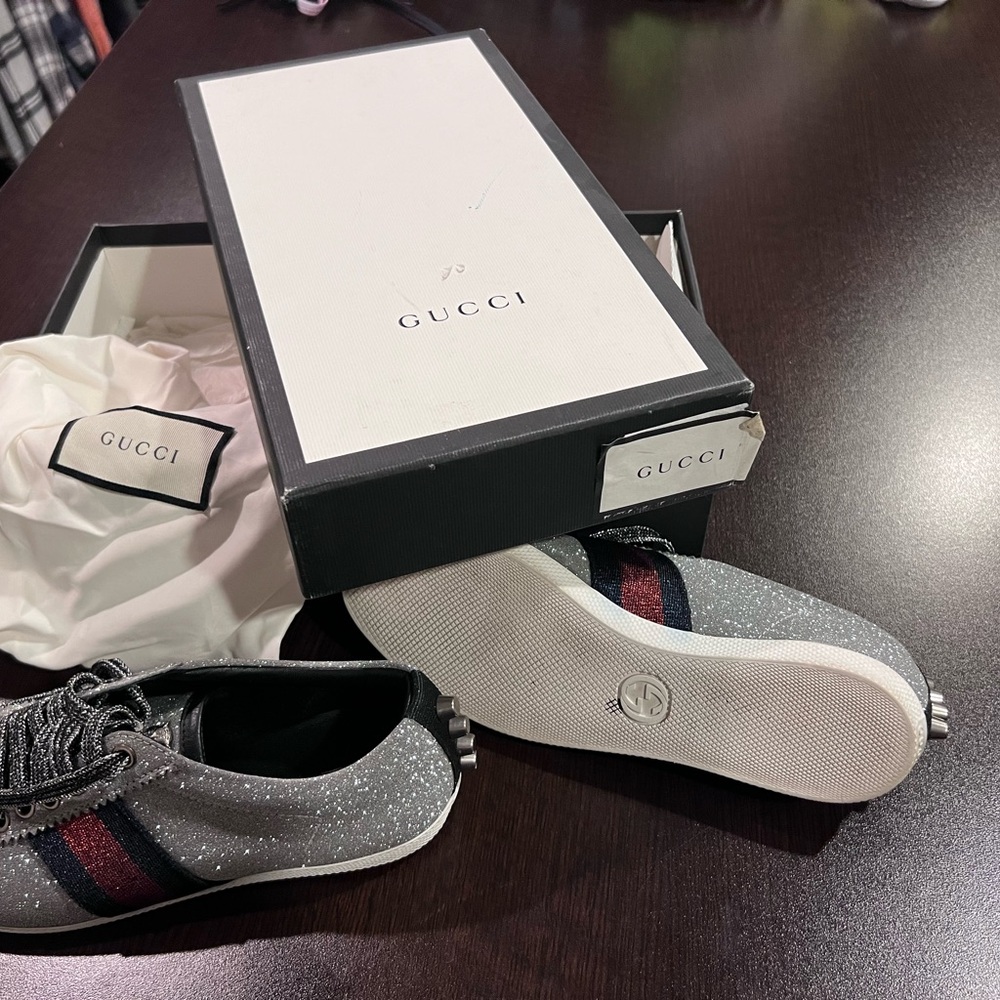 Gucci sneaker size 36 normal wear good condition